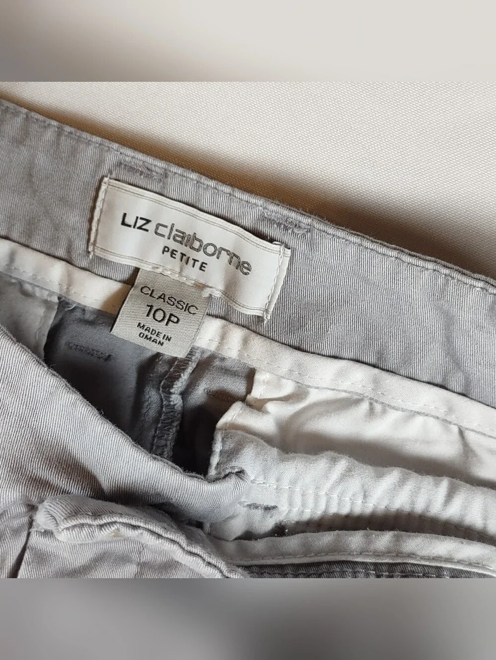 Liz Claiborne‎ Petite Classic Size 10P Gray Flat Front Shorts 9